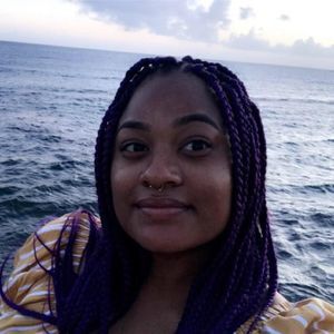 Meet your Posher, Chanel